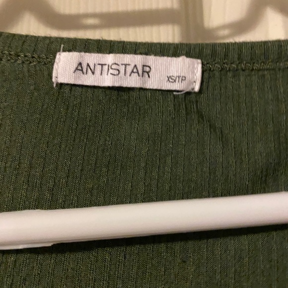 Cropped shirt - Picture 2 of 2